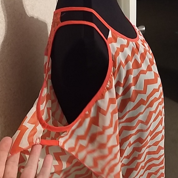 Umgee shear top - Picture 2 of 3